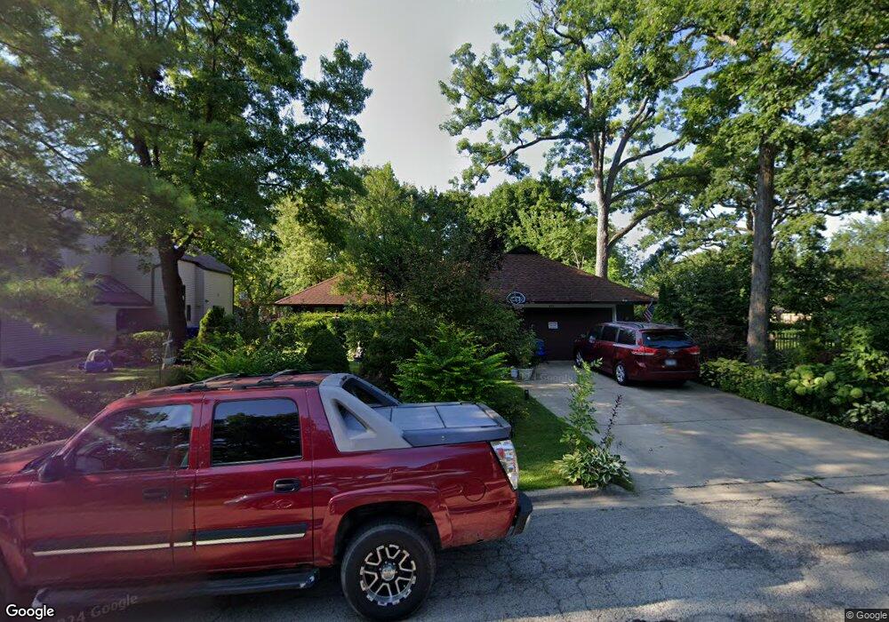 921 Oak Tree Ln, Waukegan, IL 60085 - photo 1