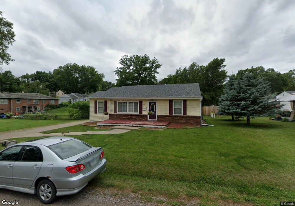 4330 SW 10th St, Des Moines, IA 50315 - photo 1