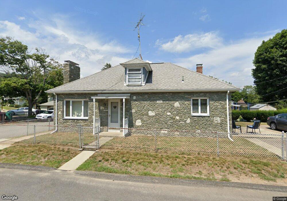 207 Circle St, Woonsocket, RI 02895 - photo 1