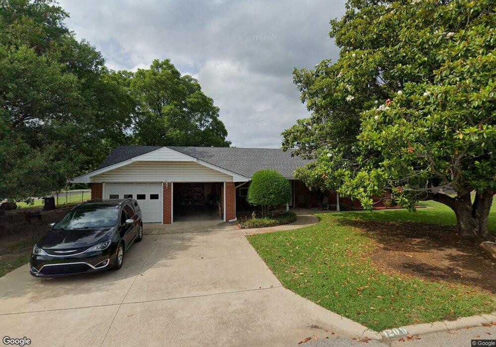 1209 S Meadow Dr, Ardmore, OK 73401 - photo 1