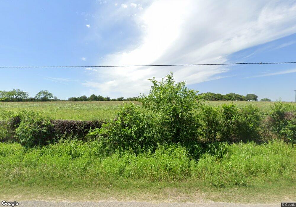 100 Papaya St, Beeville, TX 78102 - photo 1