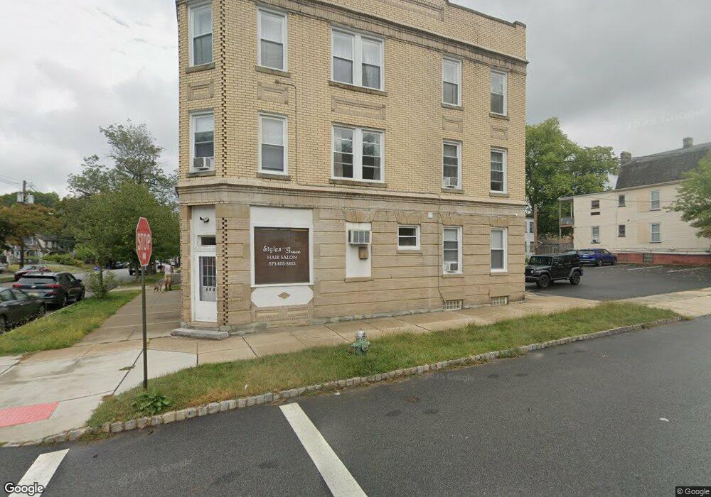 129 Maple Ave unit 2, Montclair, NJ 07042 - photo 1