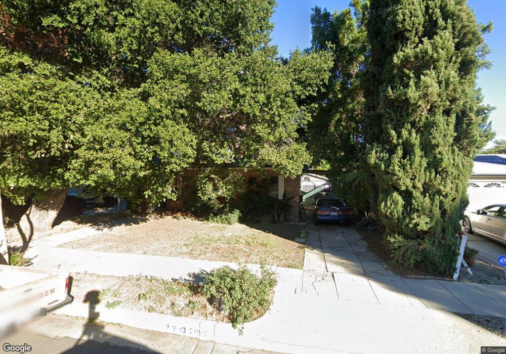 22107 Buena Ventura St, Woodland Hills, CA 91364 - photo 1