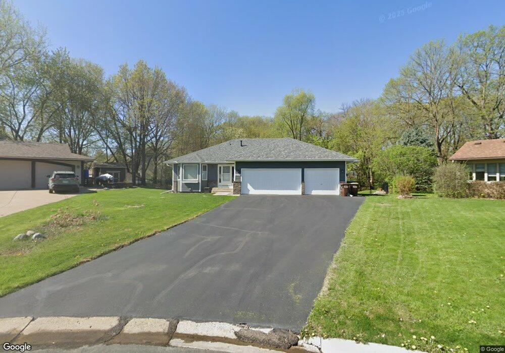 5825 Amy Ln, Maple Plain, MN 55359 - photo 1