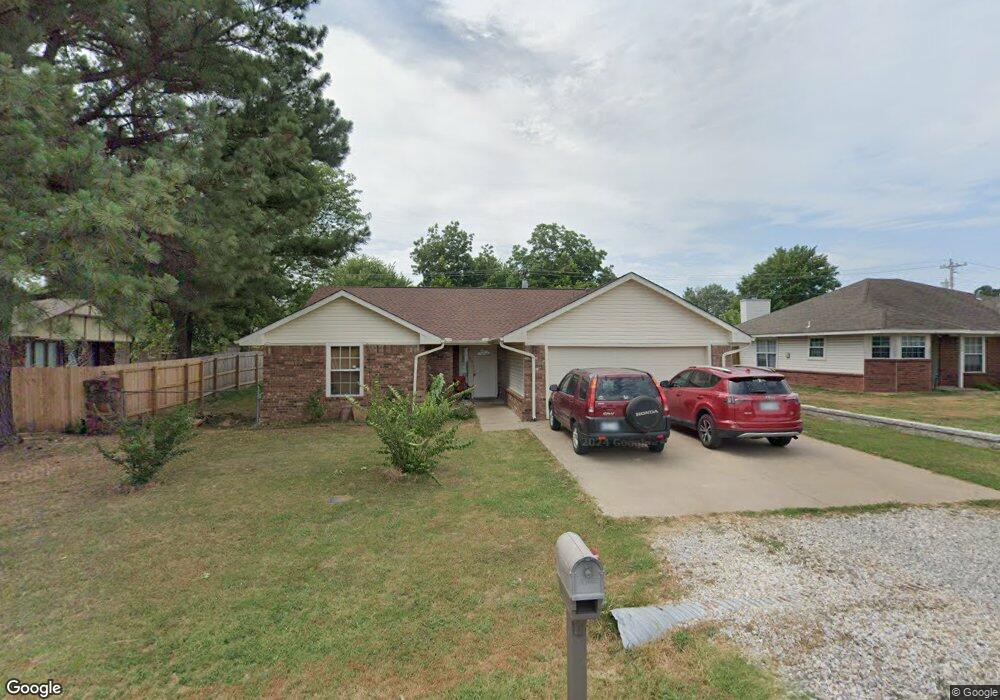 404 E Maple St, Skiatook, OK 74070 - photo 1