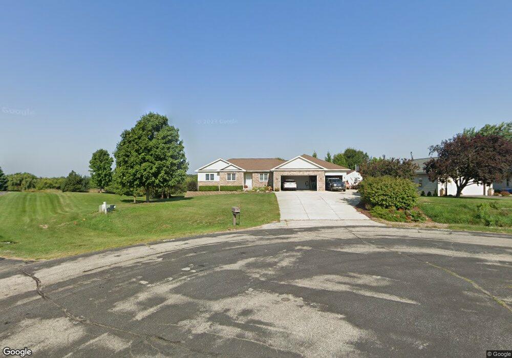 8027 N Ridge Ct, Evansville, WI 53536 - photo 1