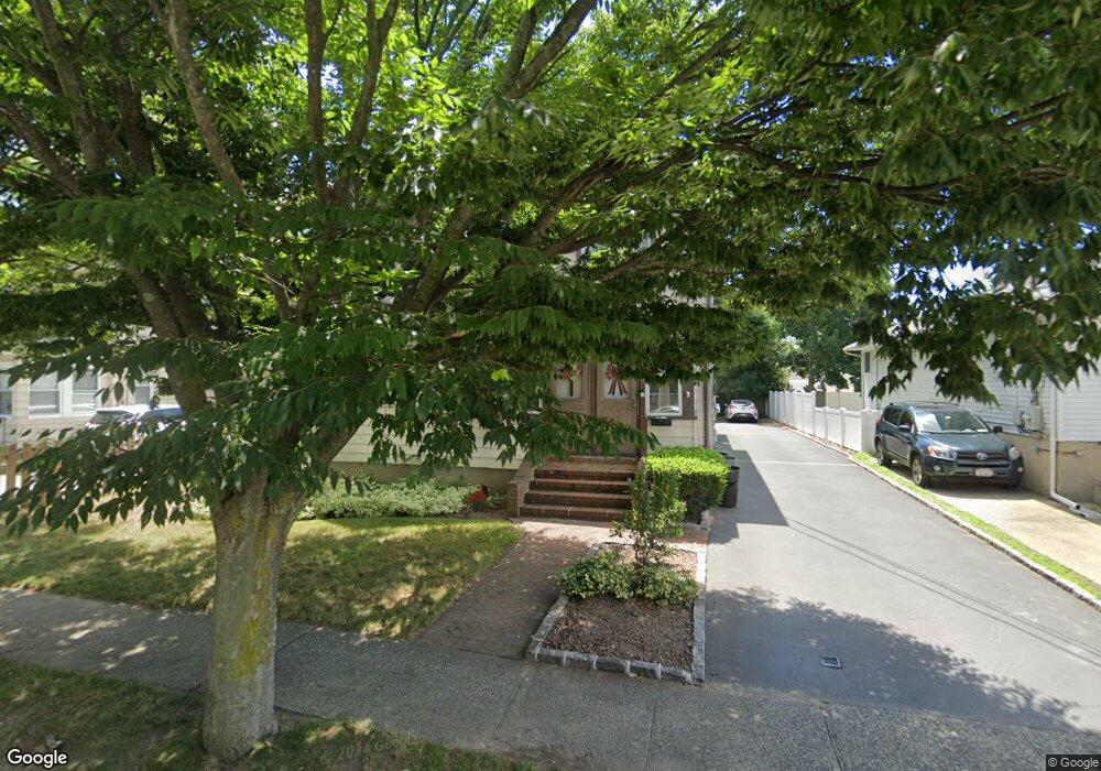 20 Doxsey Place, Lynbrook, NY 11563 - photo 1