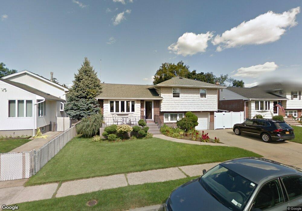 838 Franklin Place, Franklin Square, NY 11010 - photo 1