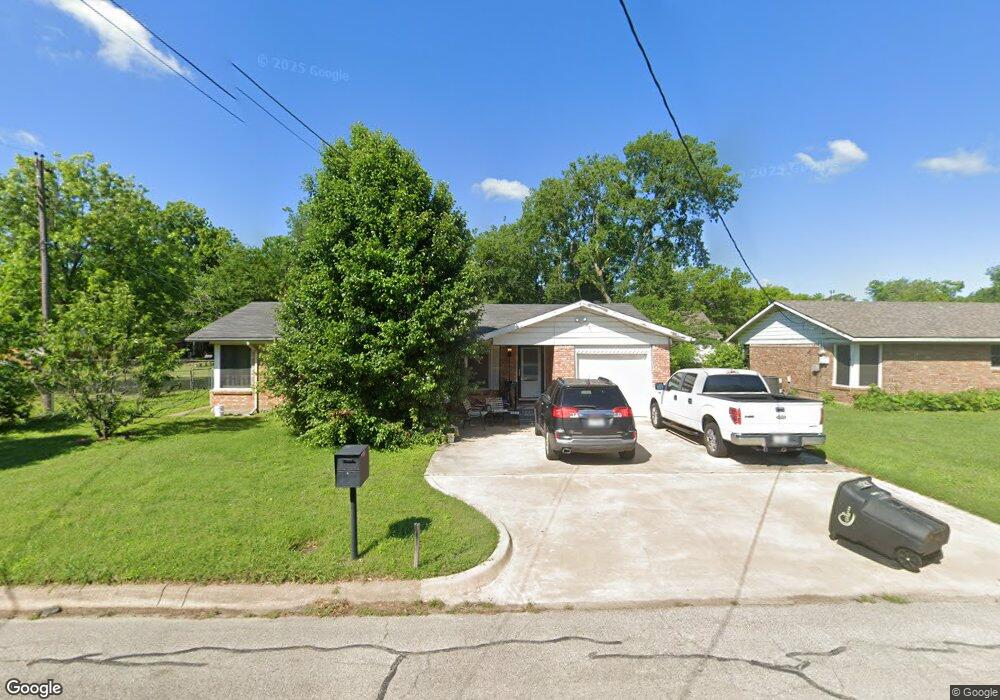 209 Glen Rose Ave, Cleburne, TX 76033 - photo 1