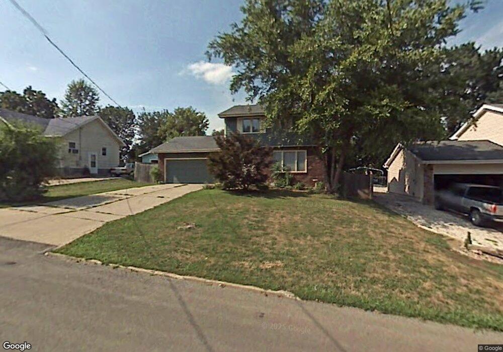 328 E Payton Ave, Des Moines, IA 50315 - photo 1