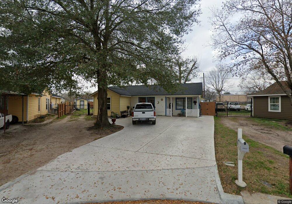 10947 Royal Pine Dr, Houston, TX 77093 - photo 1