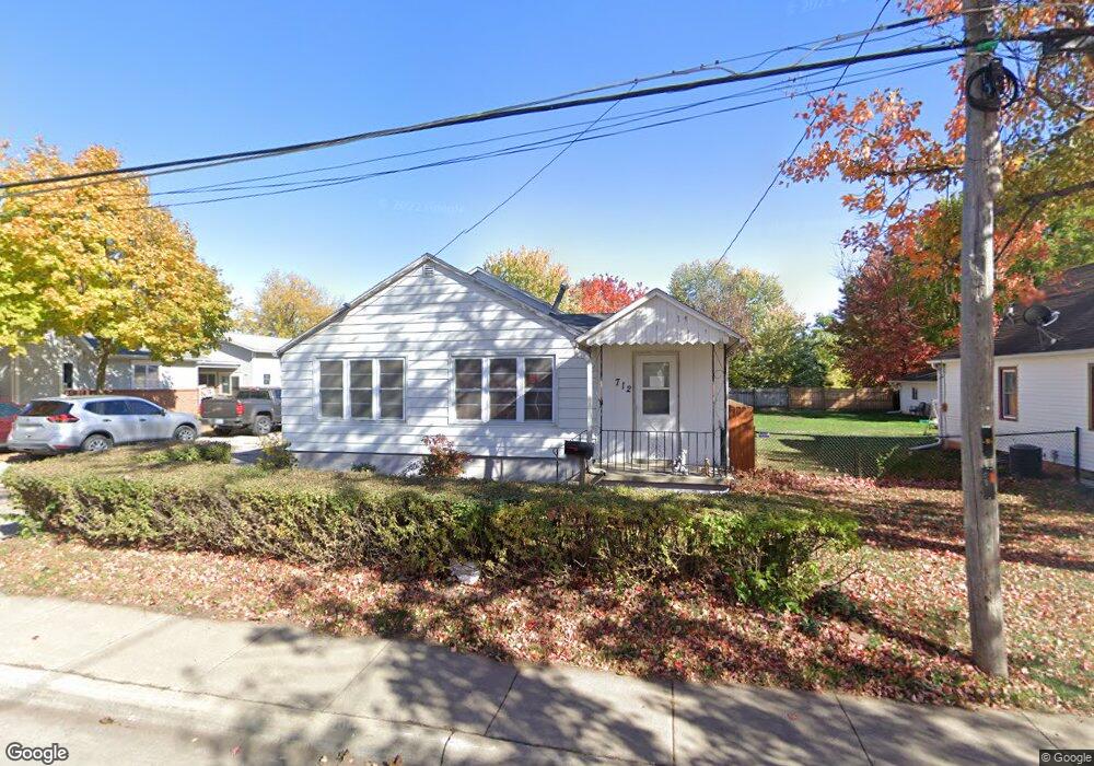 712 E 8th St N, Newton, IA 50208 - photo 1