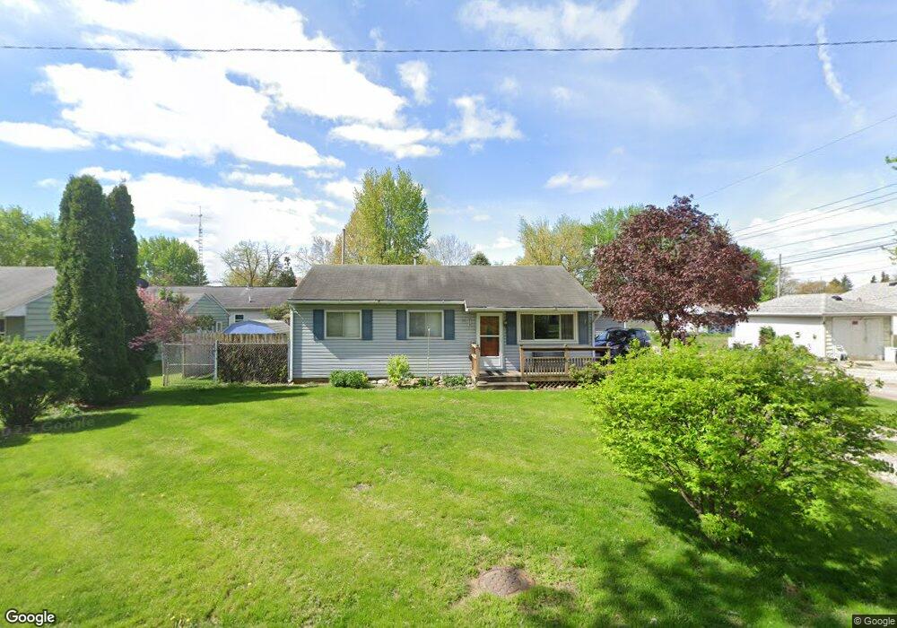 111 Denver St, Lincoln, IL 62656 - photo 1