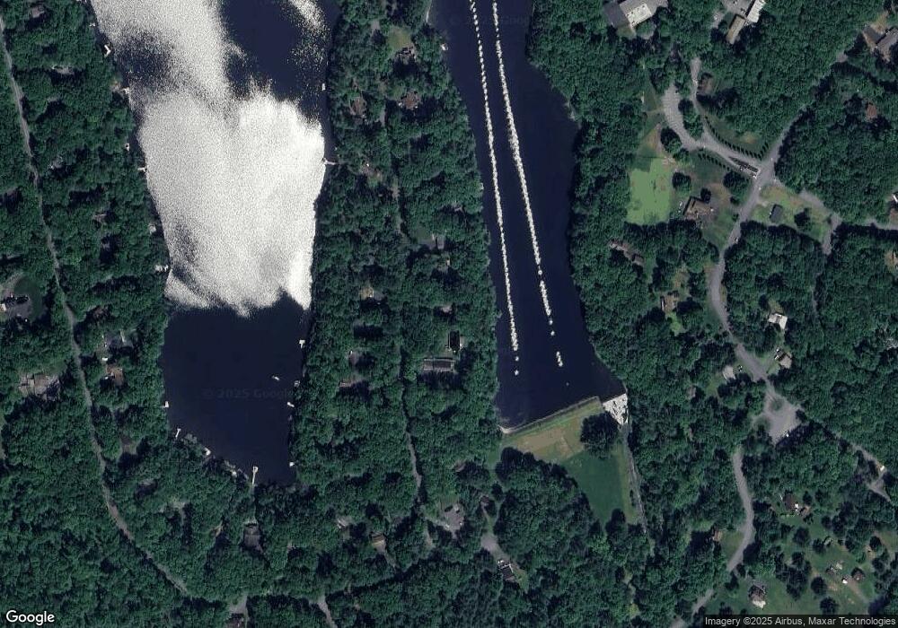 121 Hemlock Point Ct, Hawley, PA 18428 - photo 1