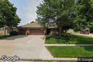 300 E Poplar Dr, Lennox, SD 57039
