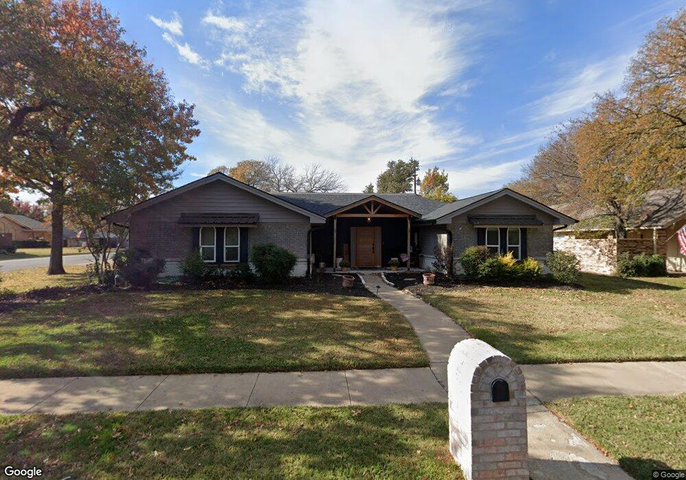 2901 Ridgewood Dr, Hurst, TX 76054 - photo 1