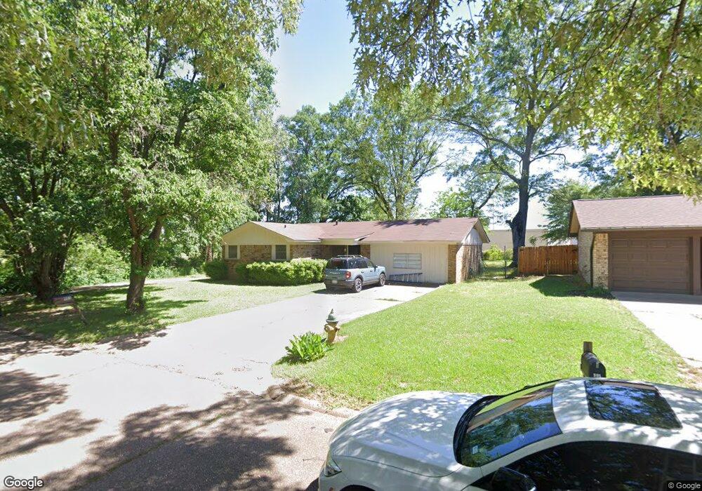 903 Japonica Dr, Wake Village, TX 75501 - photo 1