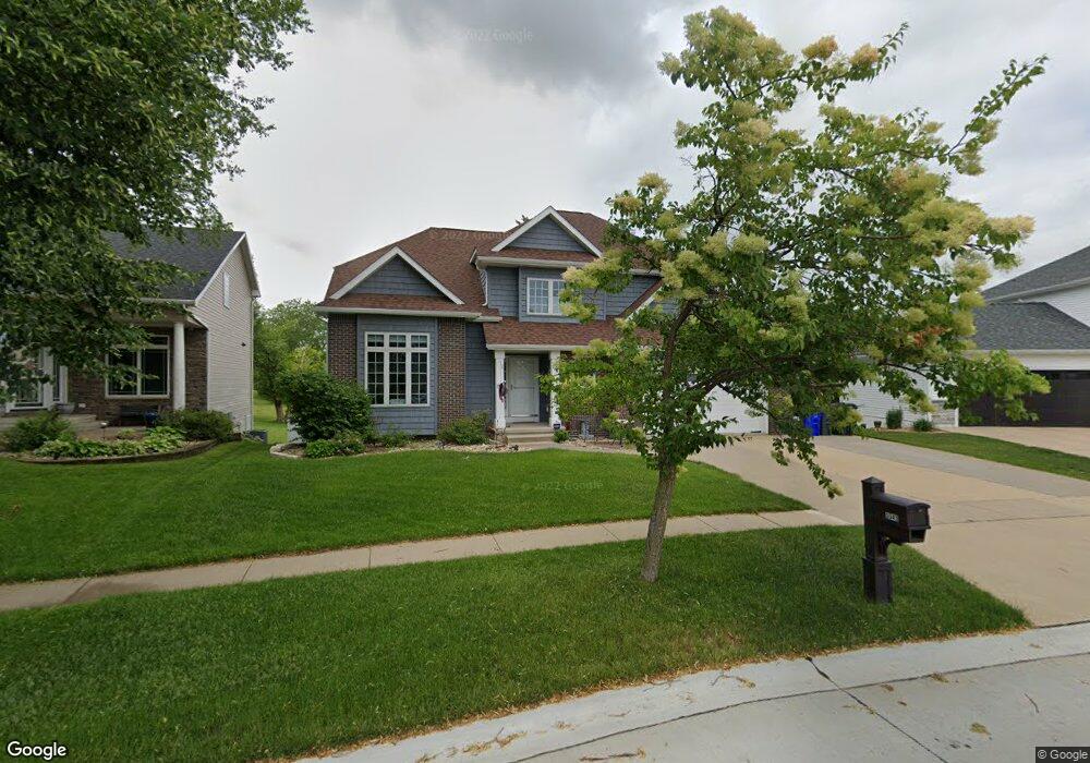 3343 Falcon Dr NE, Cedar Rapids, IA 52402 - photo 1