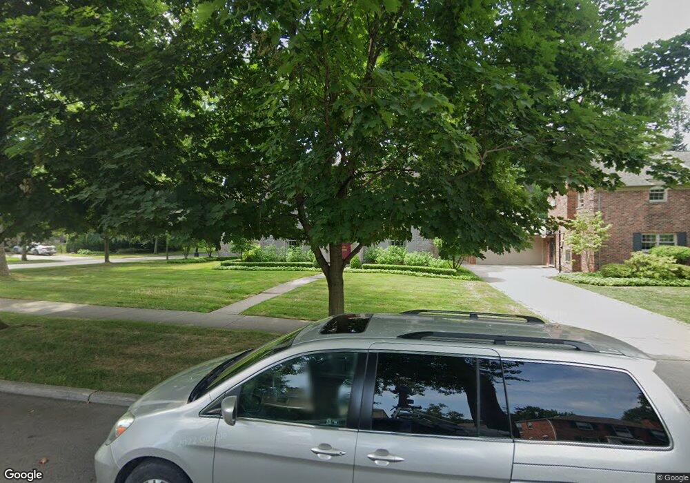 251 Cloverly Rd, Grosse Pointe Farms, MI 48236 - photo 1