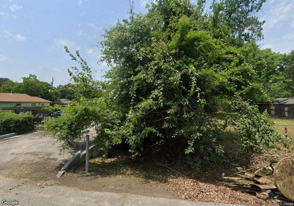 1078 Saint Clair St, Houston, TX 77088 - photo 1