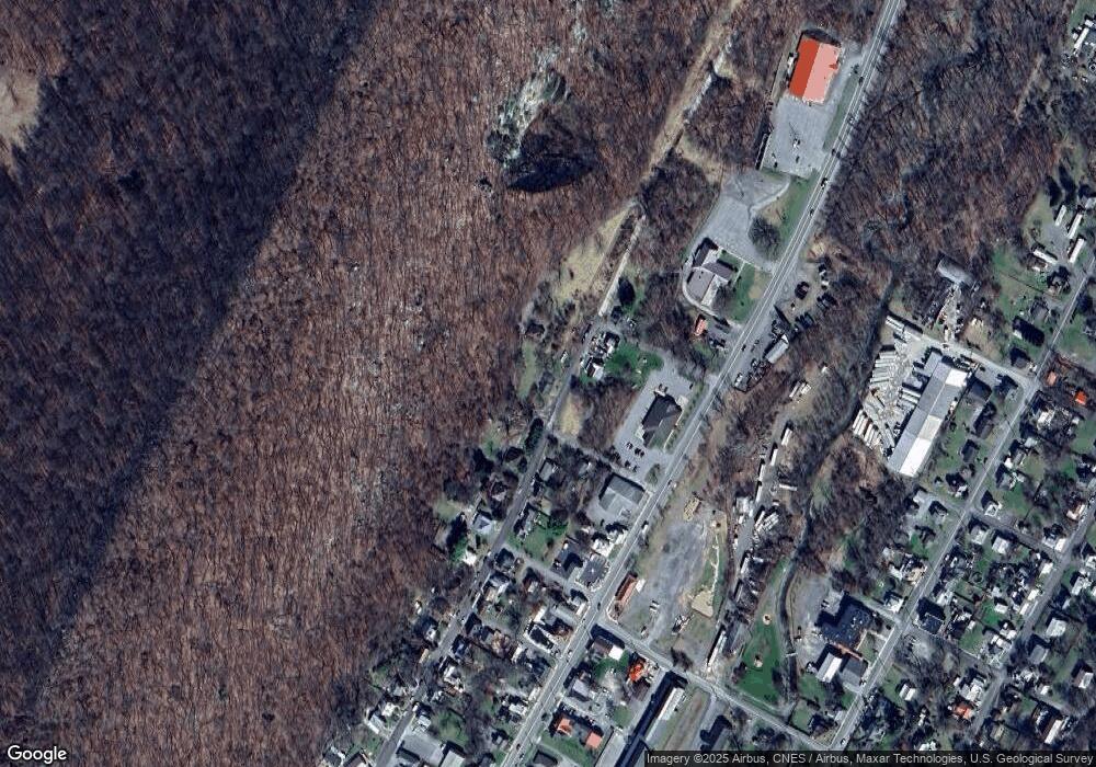 479 Wilkes St, Berkeley Springs, WV 25411 - photo 1