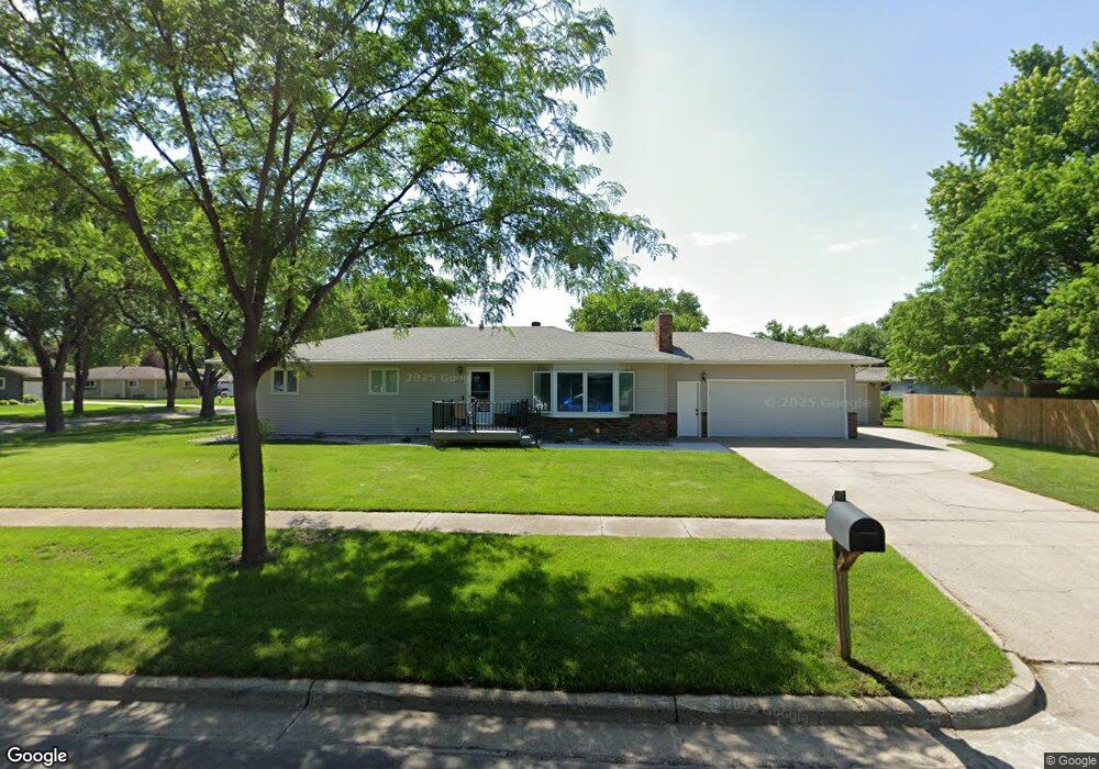 2702 Maple St N, Fargo, ND 58102 - photo 1