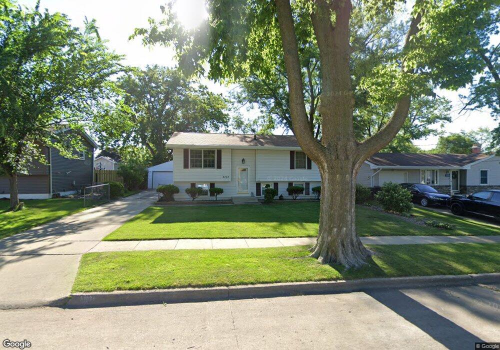 3737 SE 10th St, Des Moines, IA 50315 - photo 1