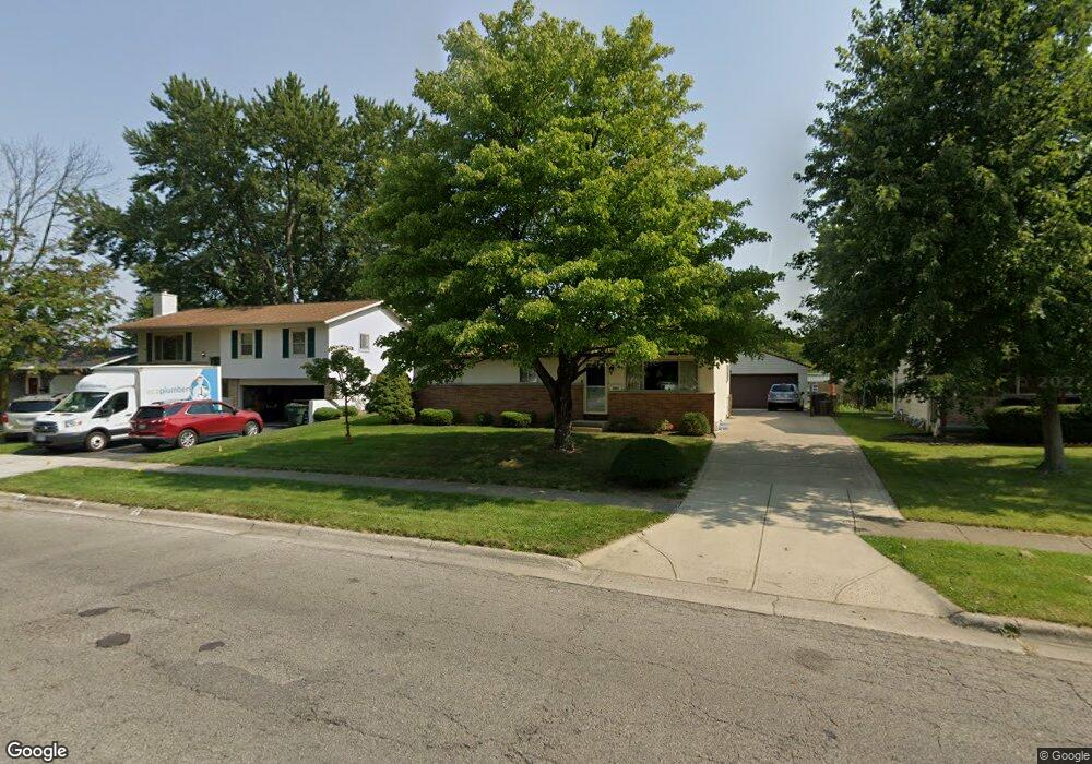 5550 Tamarack Blvd, Columbus, OH 43229 - photo 1