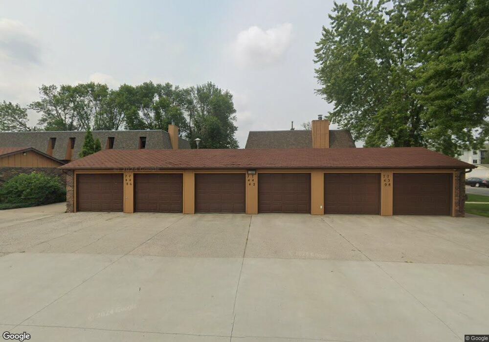 929 8th Ave NE, Jamestown, ND 58401 - photo 1