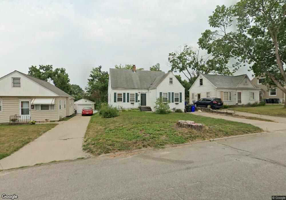 2201 Hamilton St SW, Cedar Rapids, IA 52404 - photo 1
