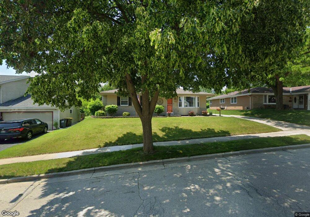 1922 Manhattan Dr, Waukesha, WI 53186 - photo 1