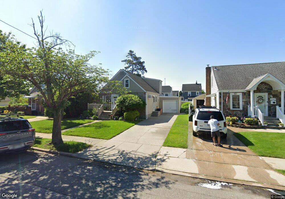 187 Jerome Ave, Mineola, NY 11501 - photo 1