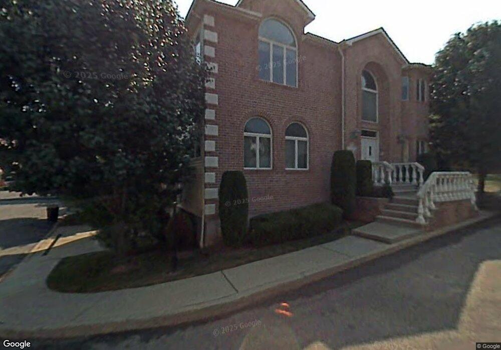 77 Michael Loop unit 52, Staten Island, NY 10301 - photo 1