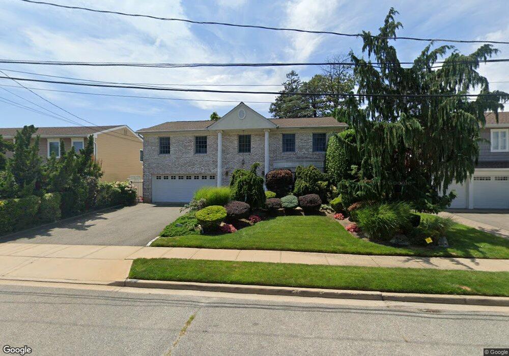 3148 Wynsum Ave, Merrick, NY 11566 - photo 1