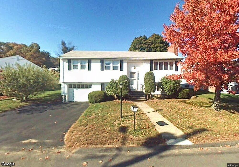 76 Phillips Cir, Waltham, MA 02452 - photo 1