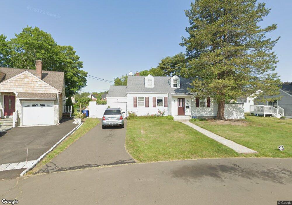 78 Nutmeg Cir, Bridgeport, CT 06610 - photo 1