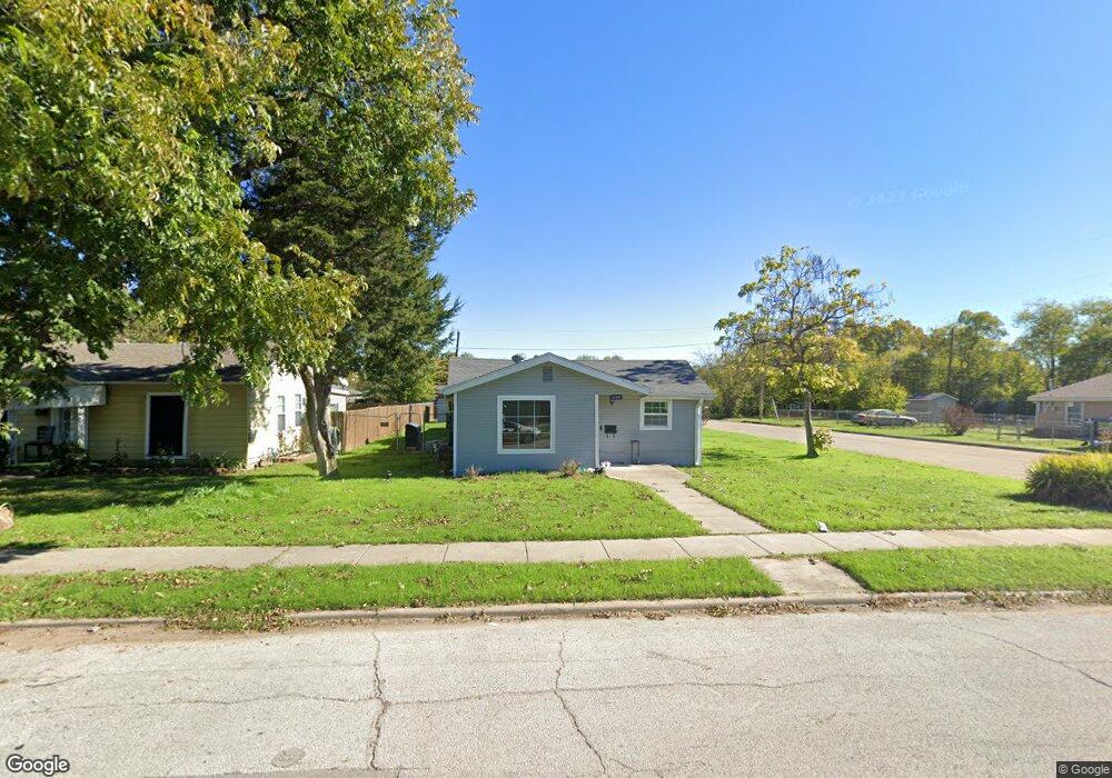 530 SE 2nd St, Grand Prairie, TX 75051 - photo 1