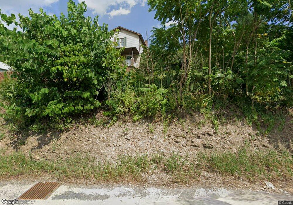 73 Richard St, Berkeley Springs, WV 25411 - photo 1