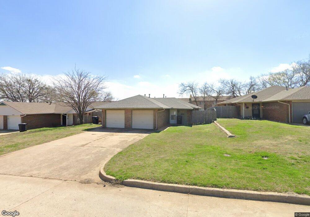 904 Delmar Cir unit 906, Moore, OK 73160 - photo 1