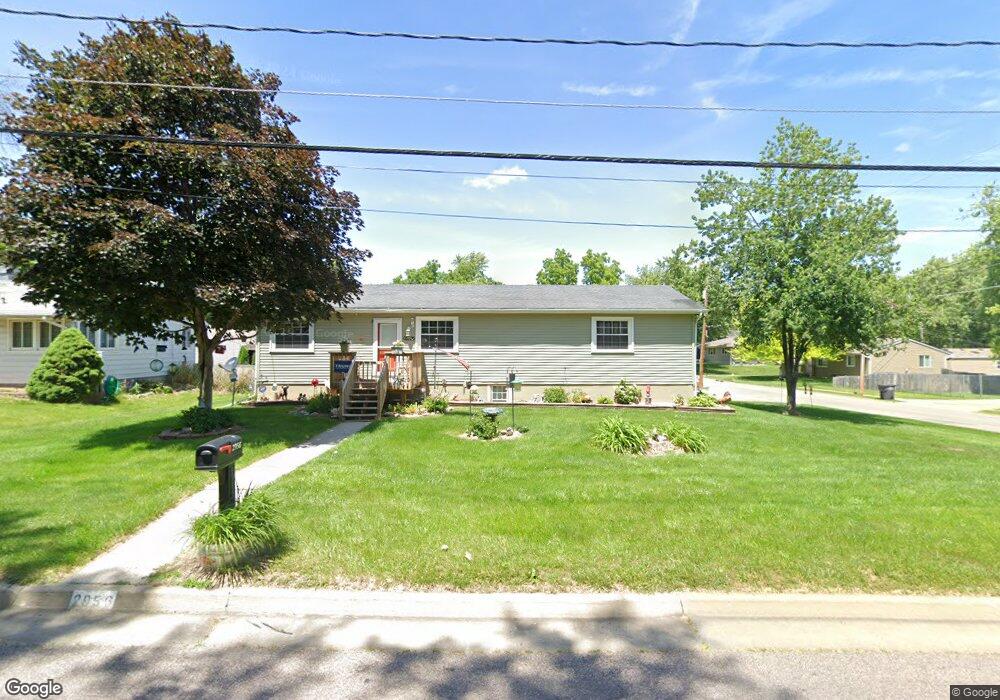 2956 E Shawnee Ave, Des Moines, IA 50317 - photo 1