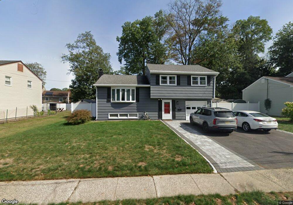 8 Locust Ave, Middlesex, NJ 08846 - photo 1