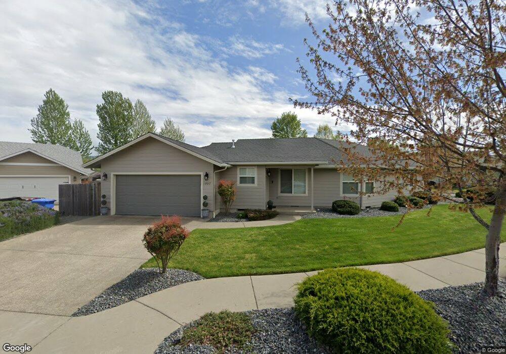 1557 Kokanee Ln, Grants Pass, OR 97527 - photo 1