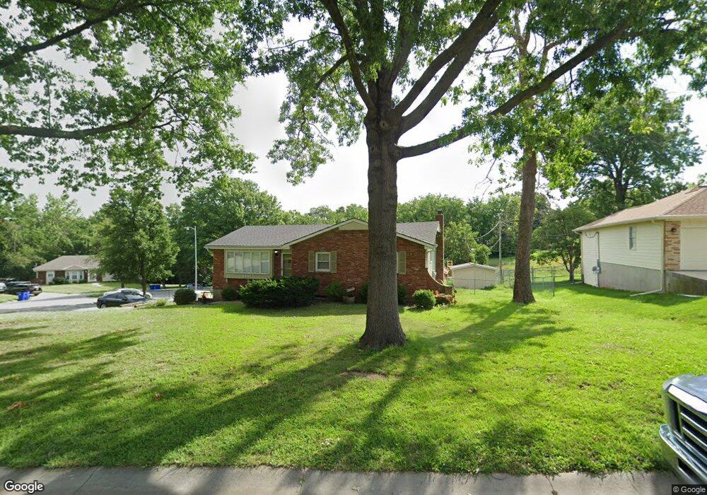 5441 Westgate St, Shawnee, KS 66216 - photo 1