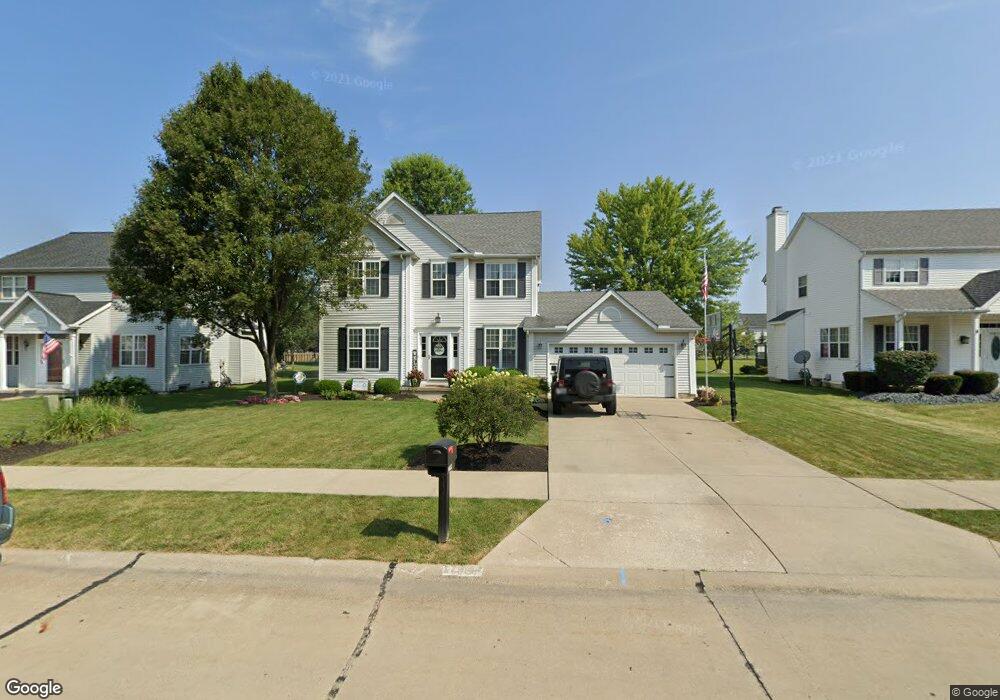 27044 Glenside Ln, Olmsted Falls, OH 44138 - photo 1