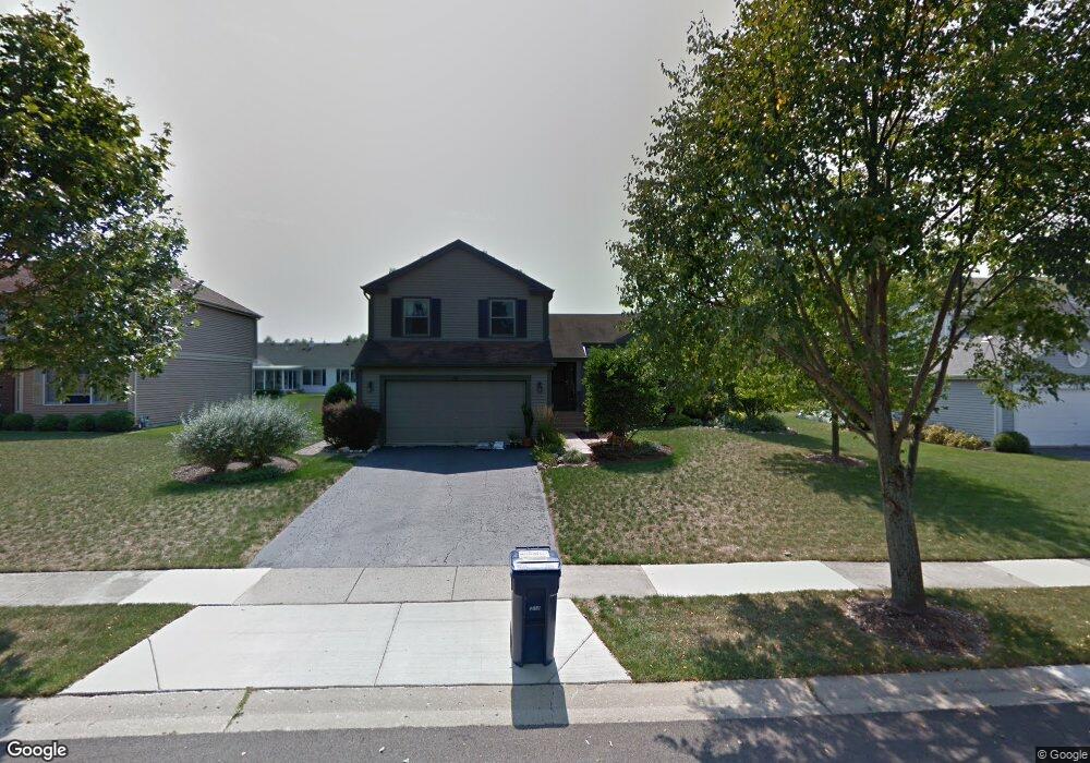 800 Roaring Brook Ln, Algonquin, IL 60102 - photo 1