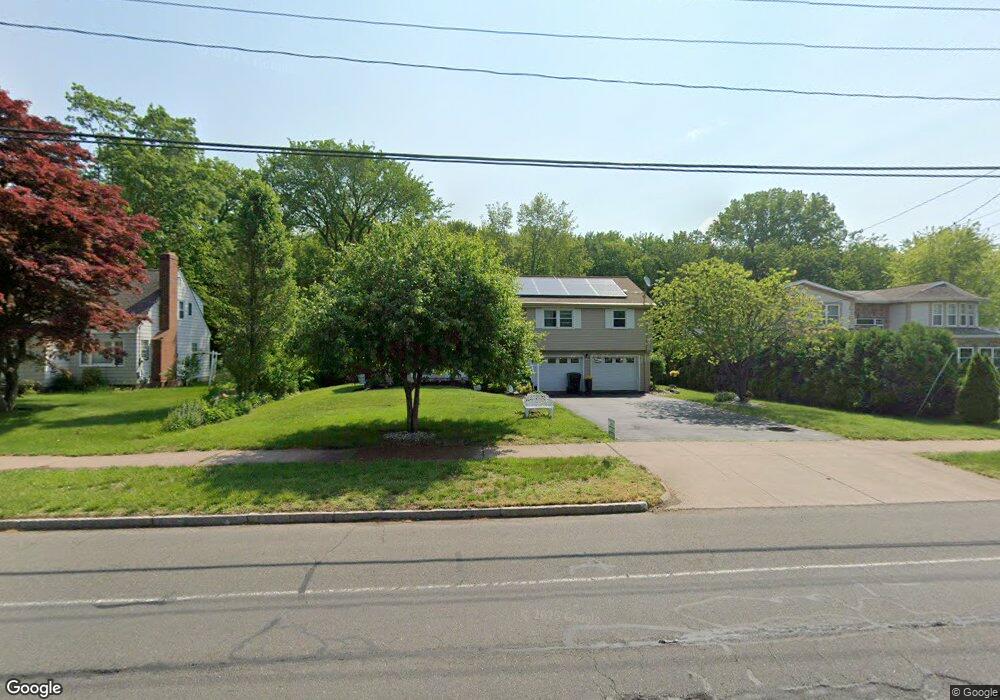 556 Maple Hill Ave, Newington, CT 06111 - photo 1