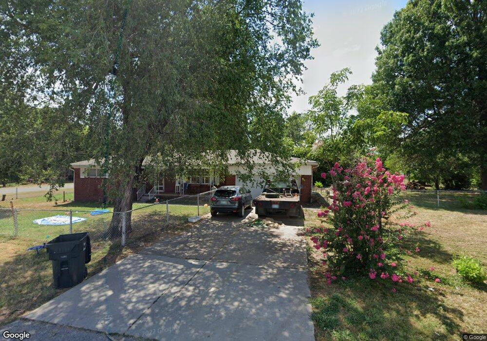 401 S Locust St, Skiatook, OK 74070 - photo 1