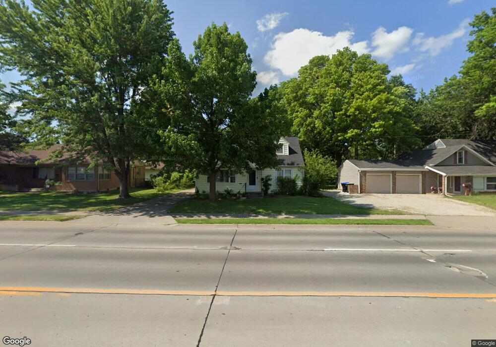 3310 SW 21st St, Topeka, KS 66604 - photo 1
