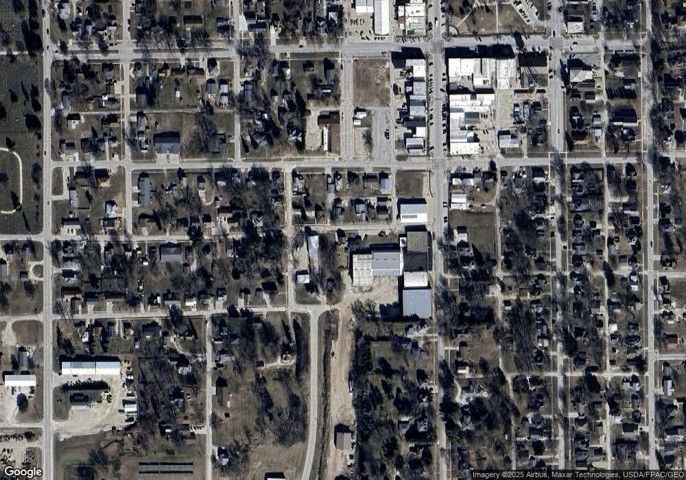 121 Linden St, West Union, IA 52175 - photo 1