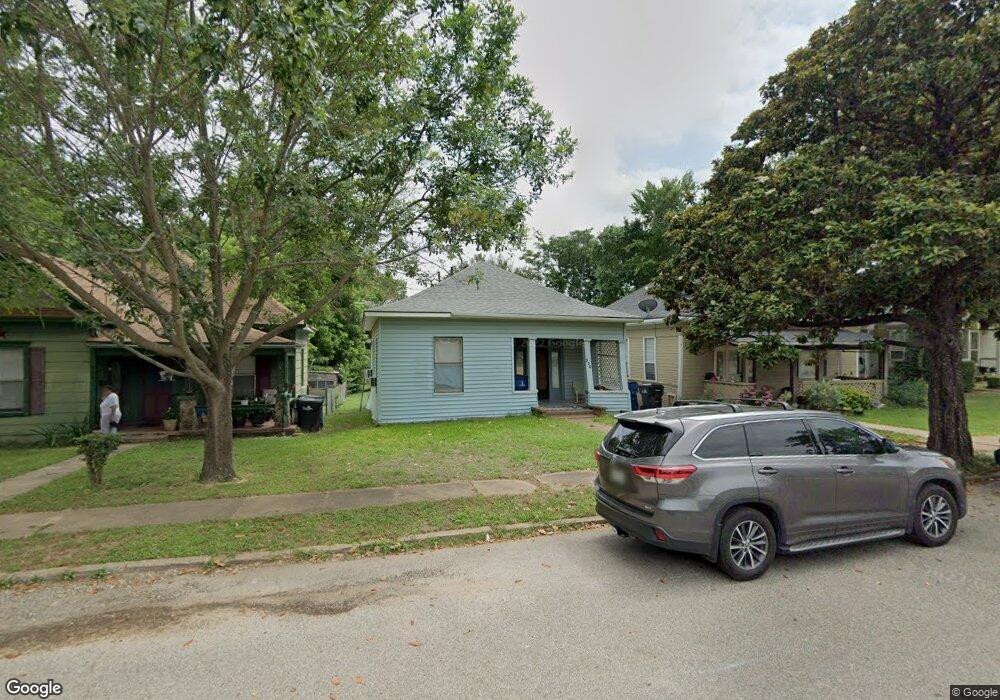 526 W Texas St, Denison, TX 75020 - photo 1